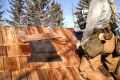Cedar shingles roof installation