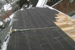 Cedar shingles roof installation