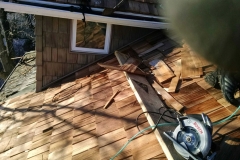 Cedar shingles roof installation